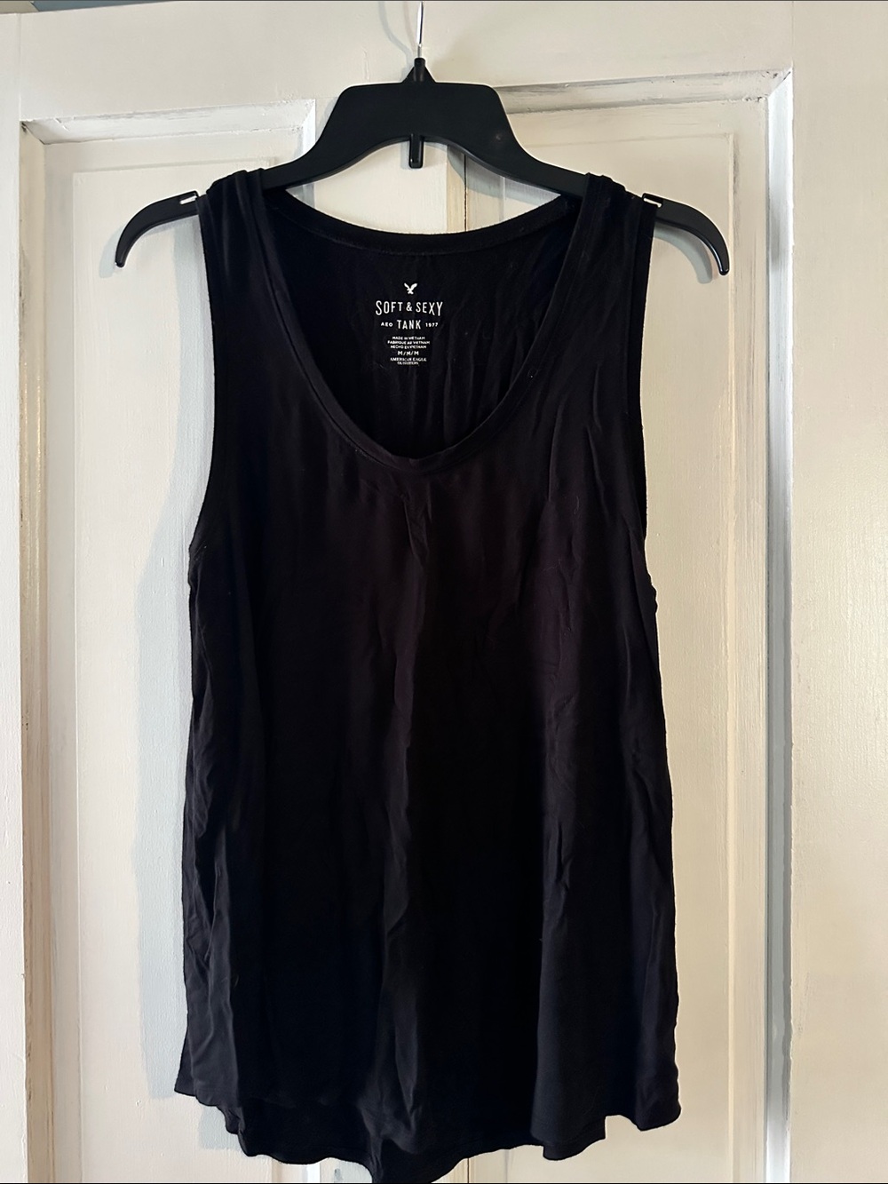 American Eagle Outfitters Black Scoop Neck Tank